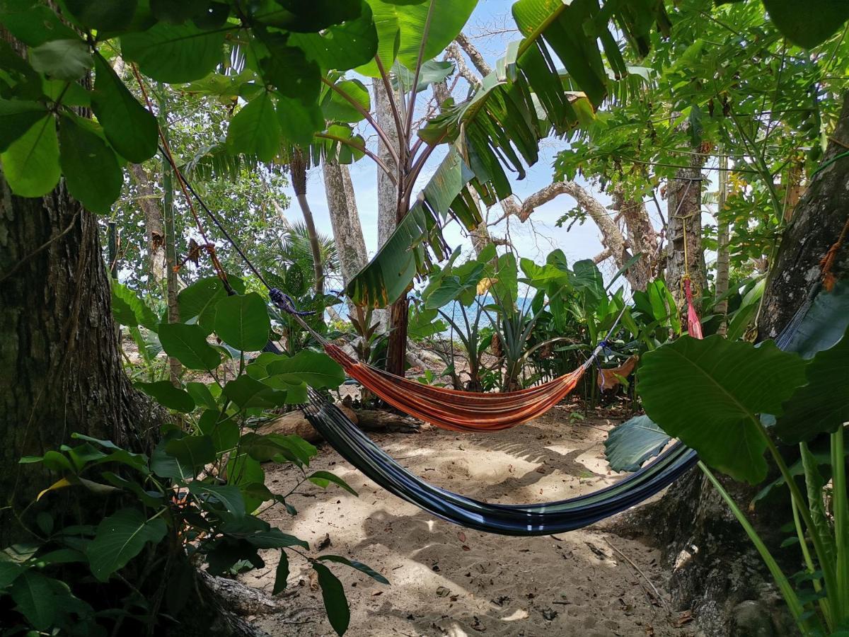 Oasis Beachfront Hostel Puerto Limon Zewnętrze zdjęcie