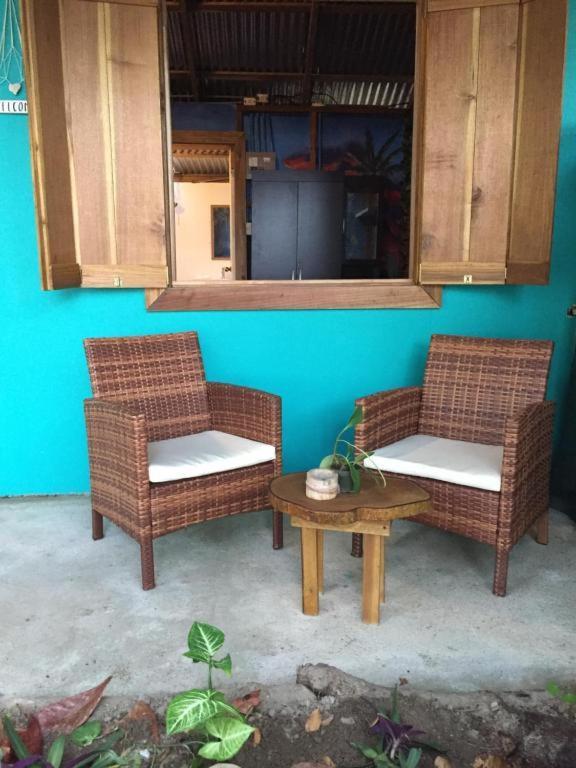 Oasis Beachfront Hostel Puerto Limon Zewnętrze zdjęcie